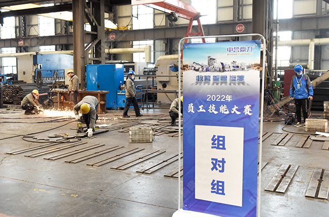 �M��(du��)�M