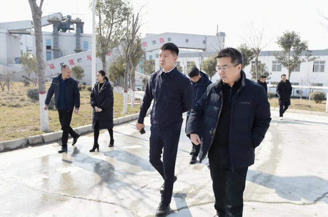 考察衛(wèi)輝市藍天環(huán)保材料有限公司多位一體建材項目