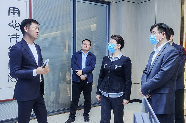 實地調(diào)研中譽鼎力綠色建材工業(yè)互聯(lián)網(wǎng)大數(shù)據(jù)中心