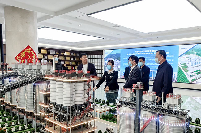 張董介紹循環(huán)建材產(chǎn)業(yè)園項目建設(shè)背景及應(yīng)用實踐