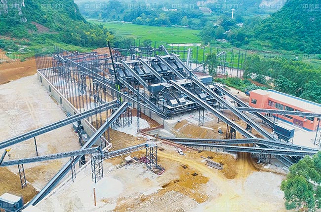 年產(chǎn)500萬噸砂石生產(chǎn)線環(huán)保施工現(xiàn)場(chǎng)實(shí)拍
