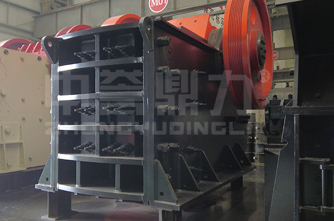 鄂式粗破碎機(jī)大型號 鄂式粗破碎機(jī)大型號