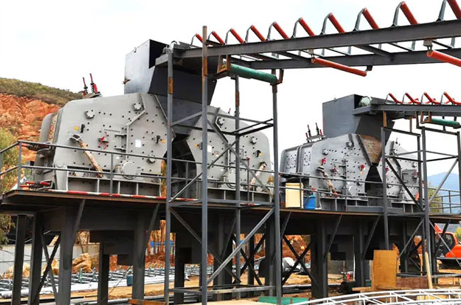 反擊破碎機(jī)使用現(xiàn)場(chǎng)