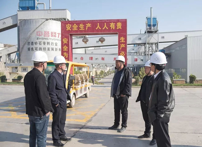 �F���~�ʭh(hu��n)���־��L������һ���W�R���u(y��)���������{(di��o)��