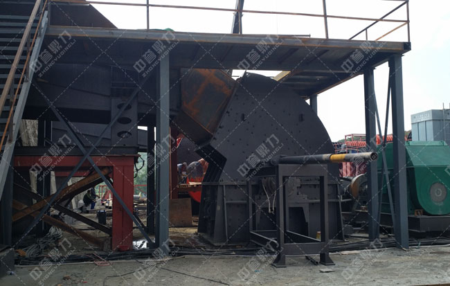 河南駐馬店大型石料破碎機使用現(xiàn)場