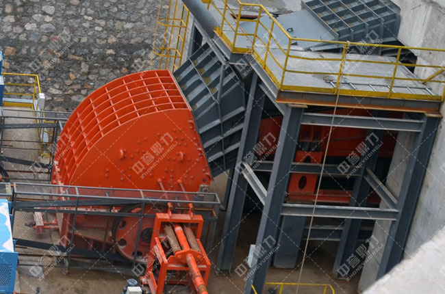 春江水泥時產(chǎn)1500噸骨料生產(chǎn)線重型錘式反擊破碎機(jī)PCZ1820 春江水泥時產(chǎn)1500噸骨料生產(chǎn)線重型錘式反擊破碎機(jī)PCZ1820