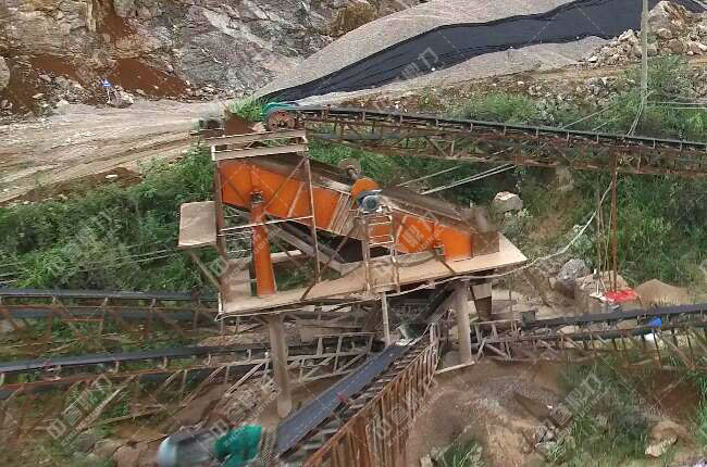 湖南張家界桑植縣何家坪采石場(chǎng)石料生產(chǎn)線篩分