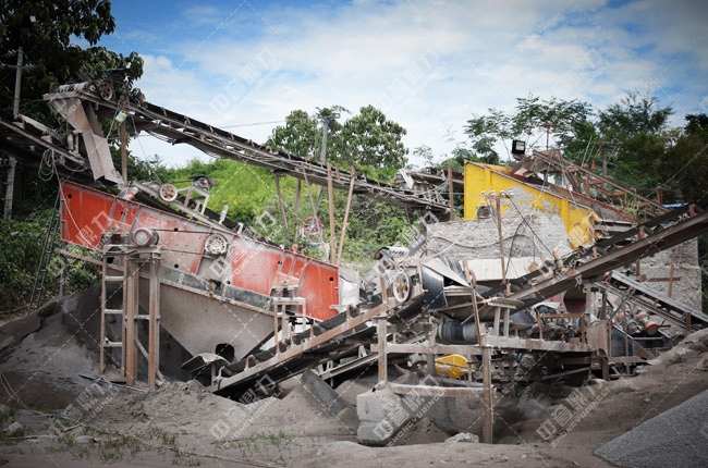 機(jī)制砂生產(chǎn)現(xiàn)場(chǎng)