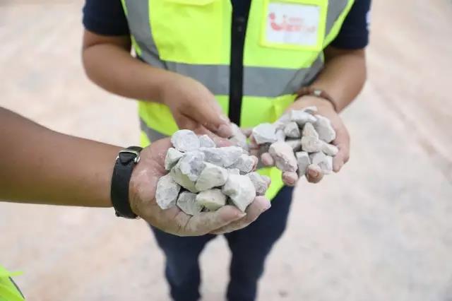 �ۺ����(w��)�F(tu��n)�(du��)�F(xi��n)��(ch��ng)�鿴ʯ��Ʒ�|(zh��)