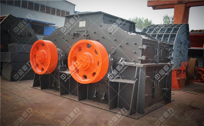 石灰石制砂機(jī)外形圖