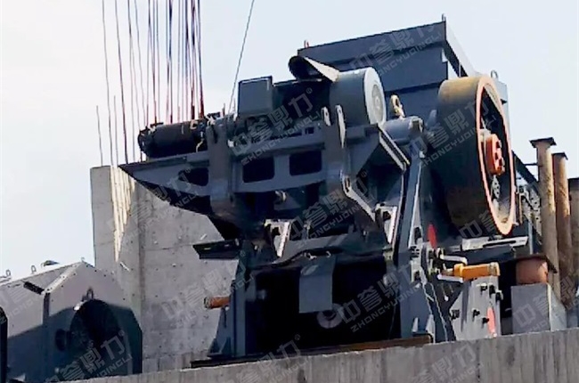 設(shè)備組裝現(xiàn)場