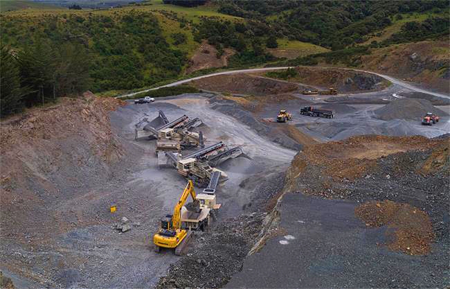 移動(dòng)石子生產(chǎn)線現(xiàn)場