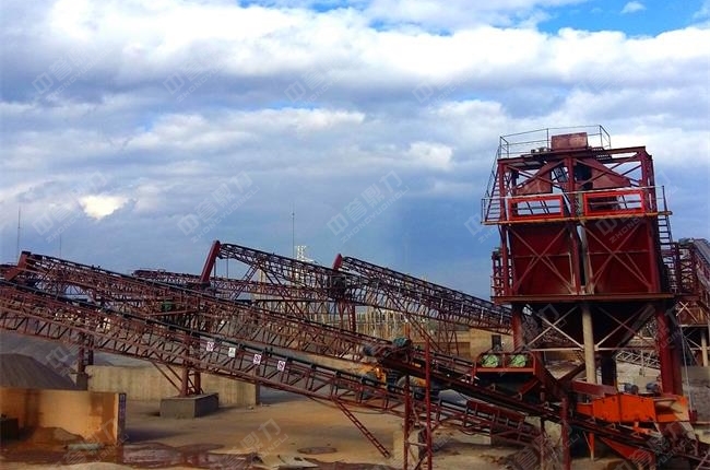 石子加工現(xiàn)場(chǎng)