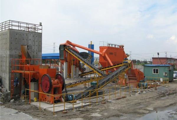 顎式破碎機(jī)使用現(xiàn)場