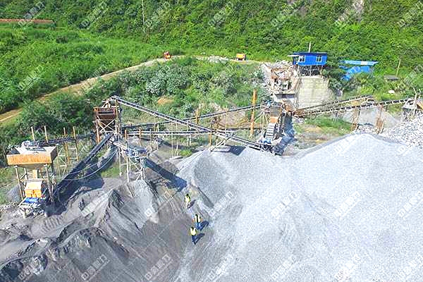 石子生產現(xiàn)場