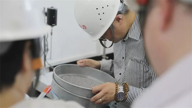機(jī)制砂石粉含量檢測現(xiàn)場