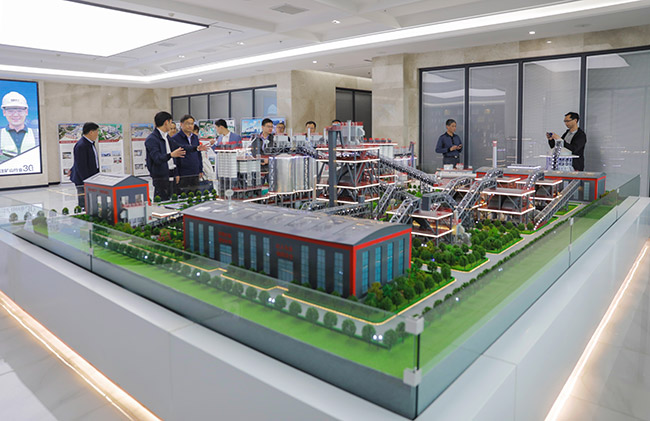 張治民董事長介紹中譽(yù)鼎力循環(huán)建材產(chǎn)業(yè)園項目