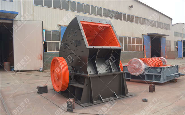 日產(chǎn)1萬噸的錘式破碎機