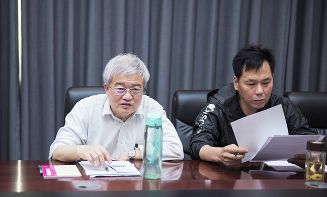 新鄉(xiāng)市工信局及新鄉(xiāng)職業(yè)技術(shù)學(xué)院導(dǎo)蒞臨中譽(yù)鼎力交流校企合作