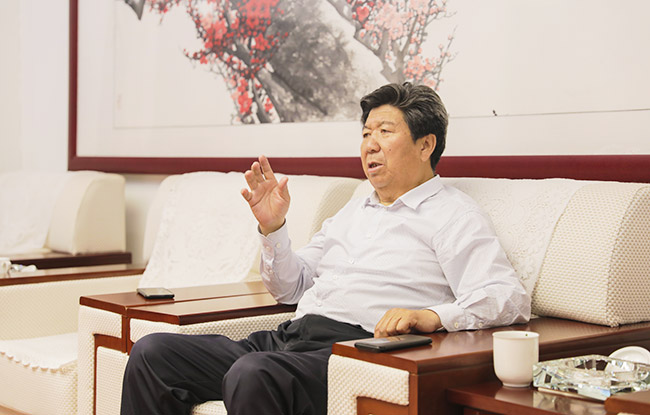 寧夏瀛海集團(tuán)董事長范海龍一行參觀中譽(yù)鼎力