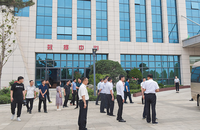 滎陽(yáng)市導(dǎo)一行蒞臨中譽(yù)鼎力